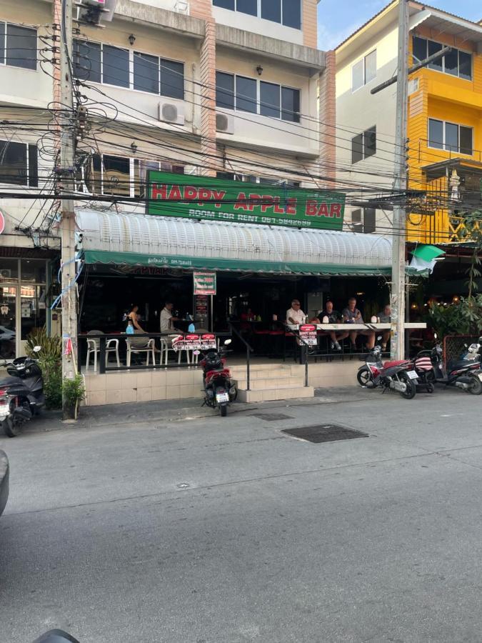Happy Apple Guesthouse Pattaya Exterior foto